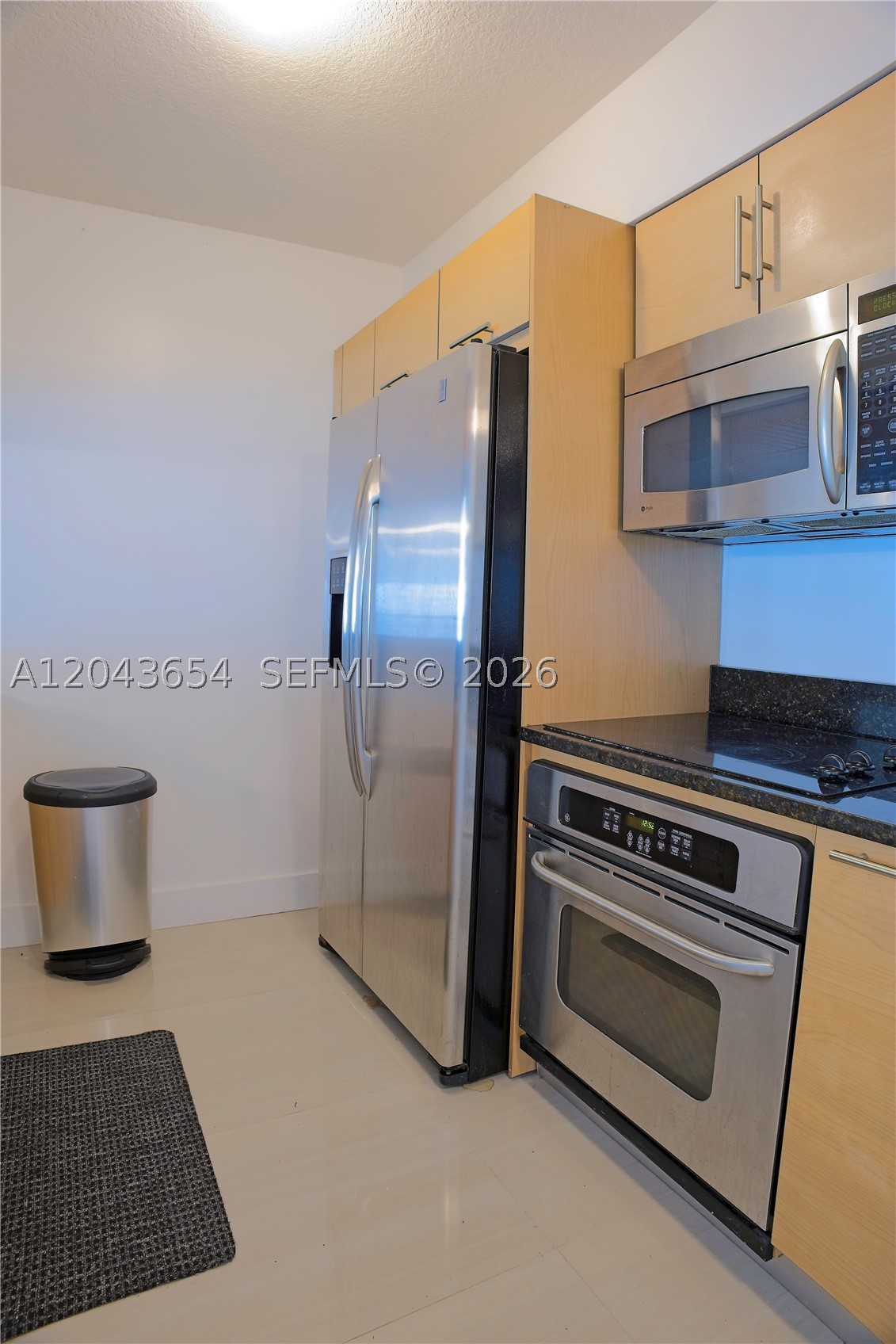 31 SE 5th #1203, Miami FL 33131