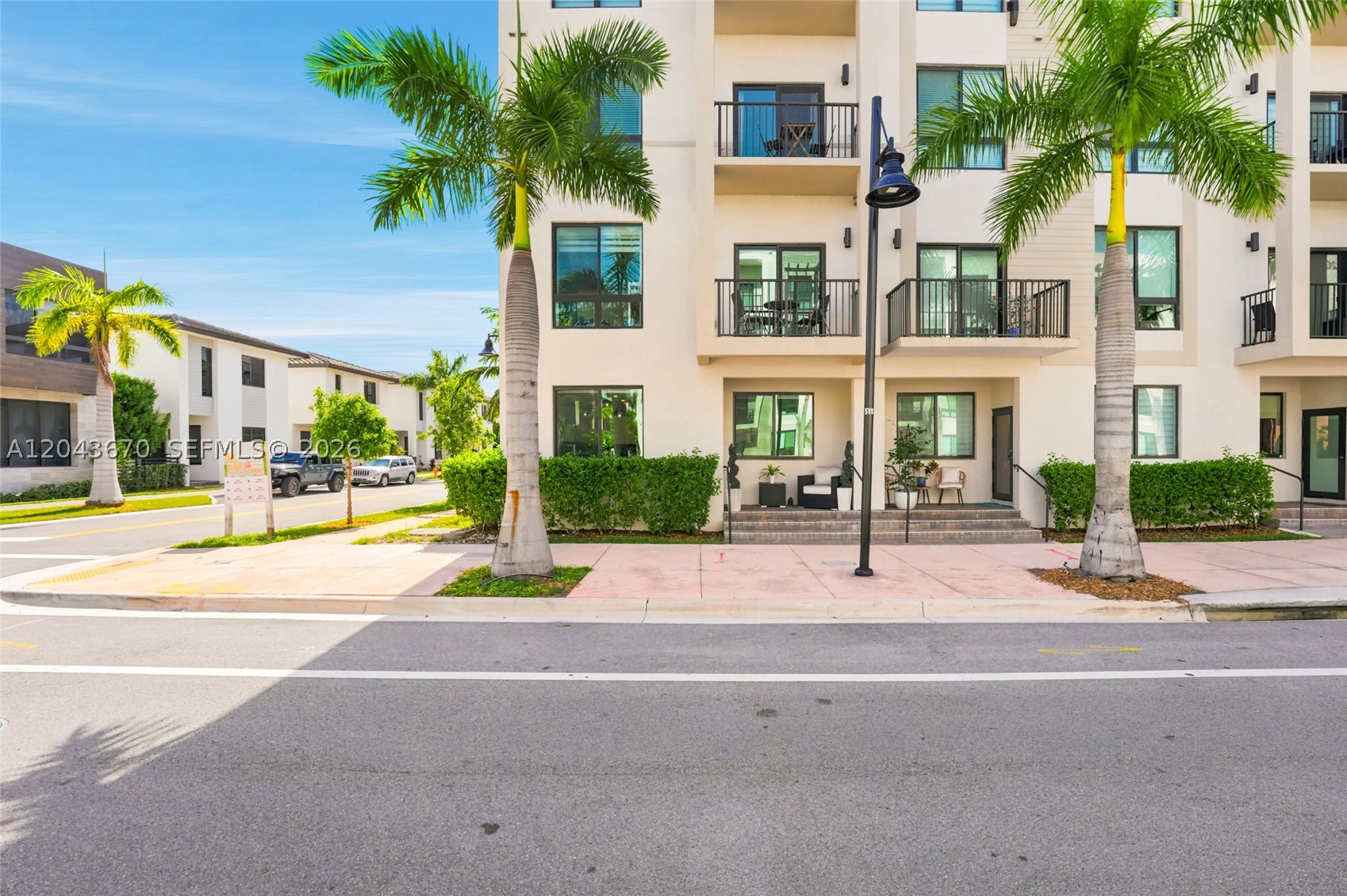 8167 NW 41st St #E-101, Doral FL 33166