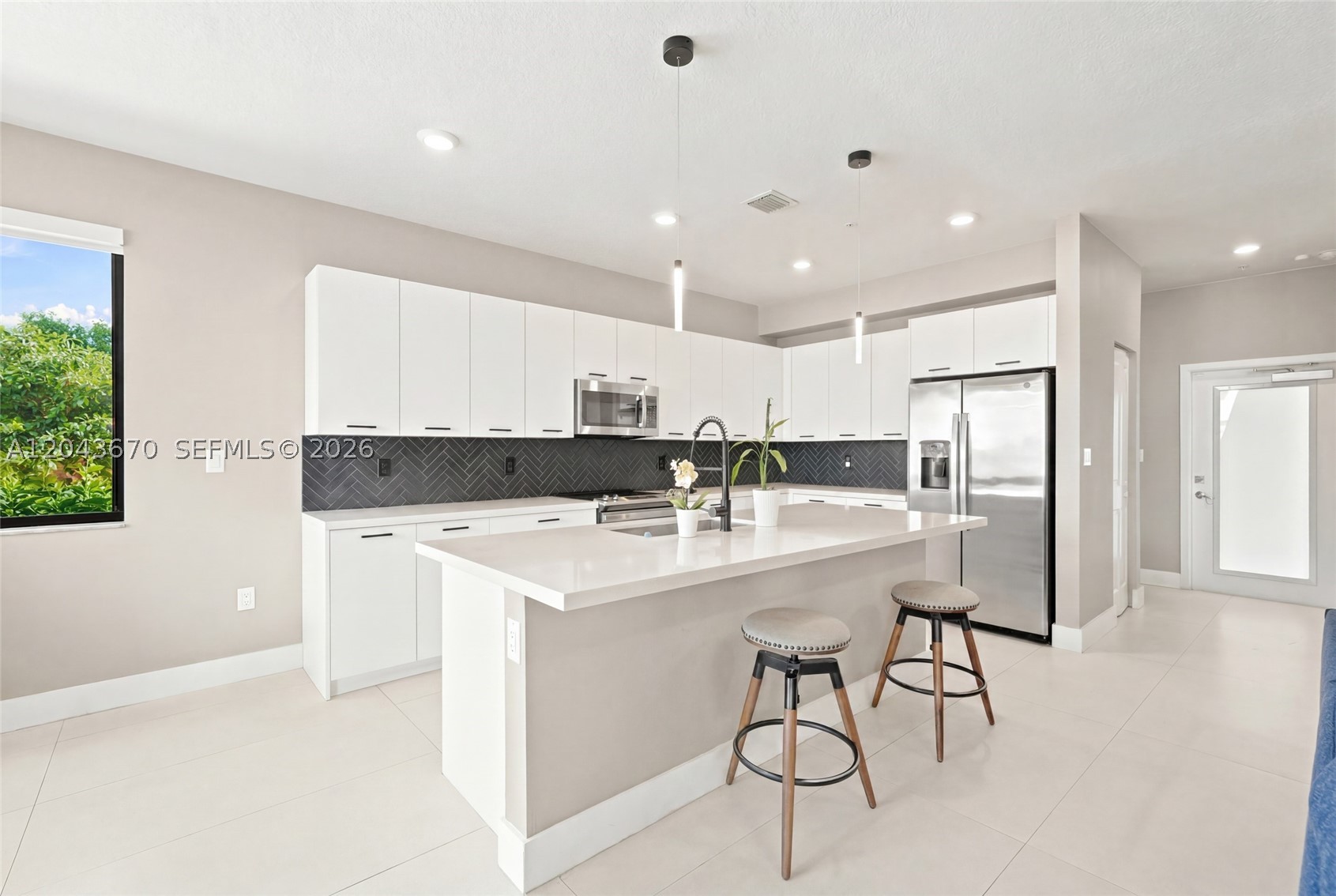 8167 NW 41st St #E-101, Doral FL 33166