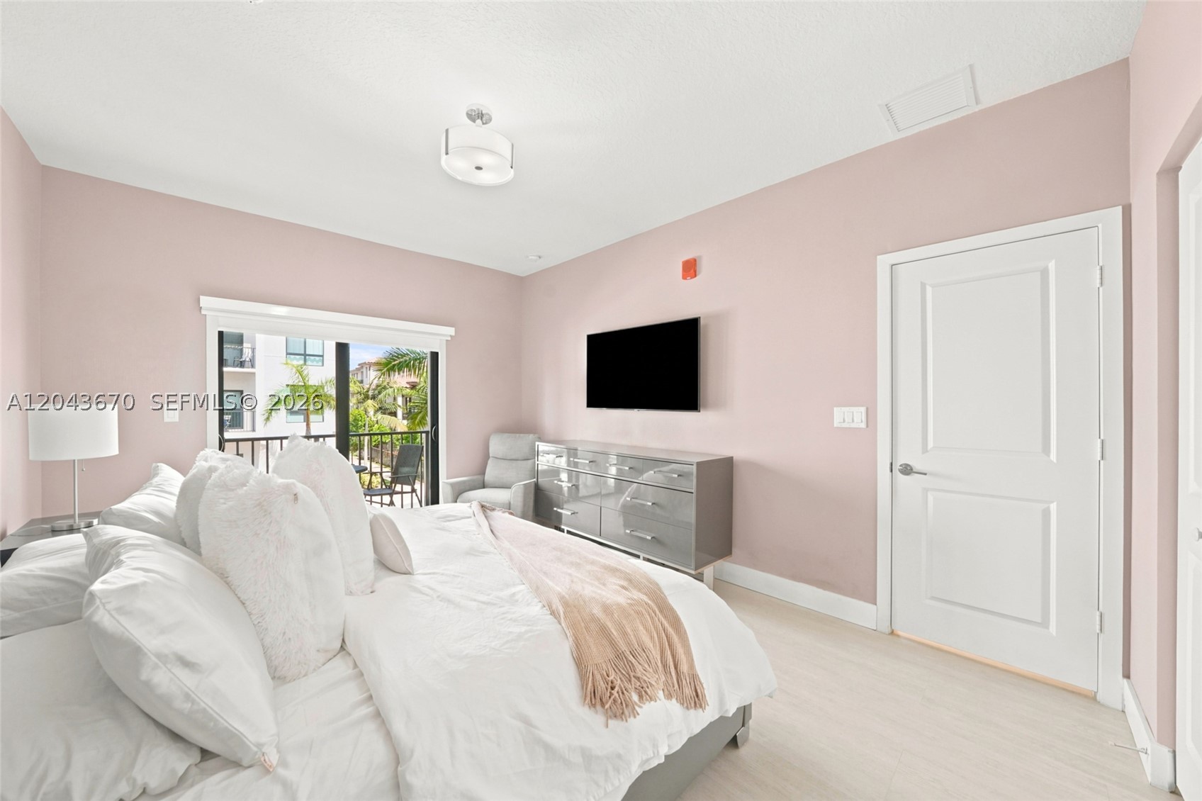 8167 NW 41st St #E-101, Doral FL 33166