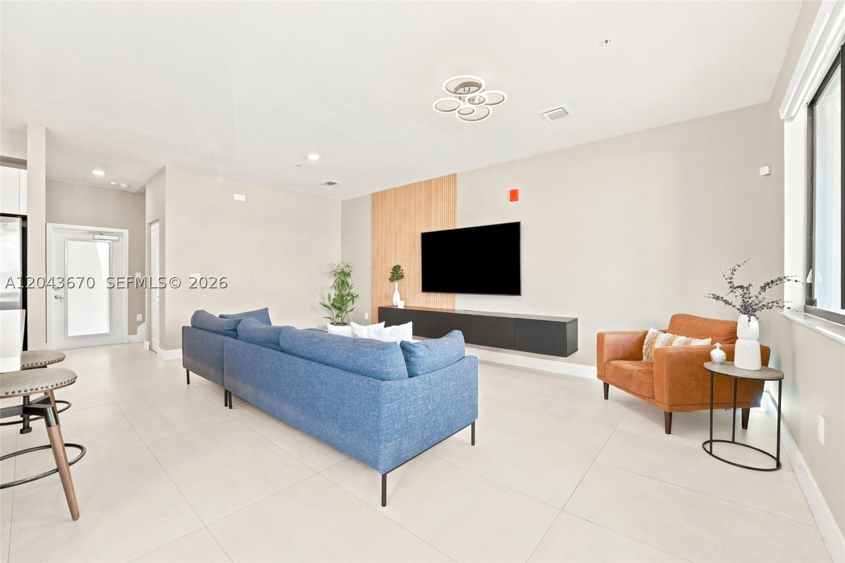 8167 NW 41st St #E-101, Doral FL 33166