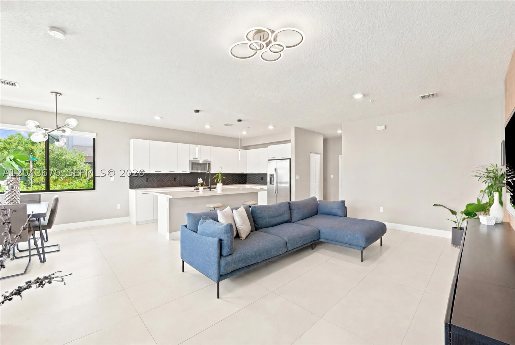 8167 NW 41st St #E-101, Doral FL 33166