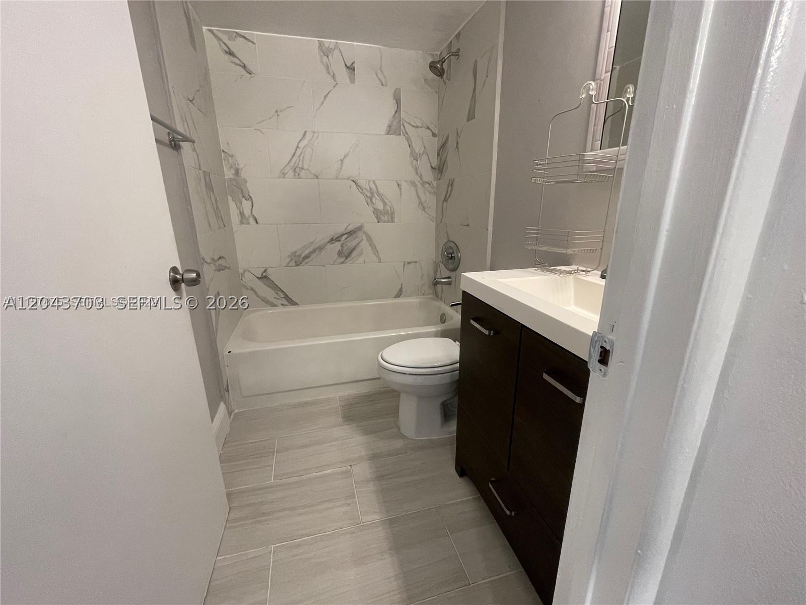 1740 NW N River Dr #517, Miami FL 33125