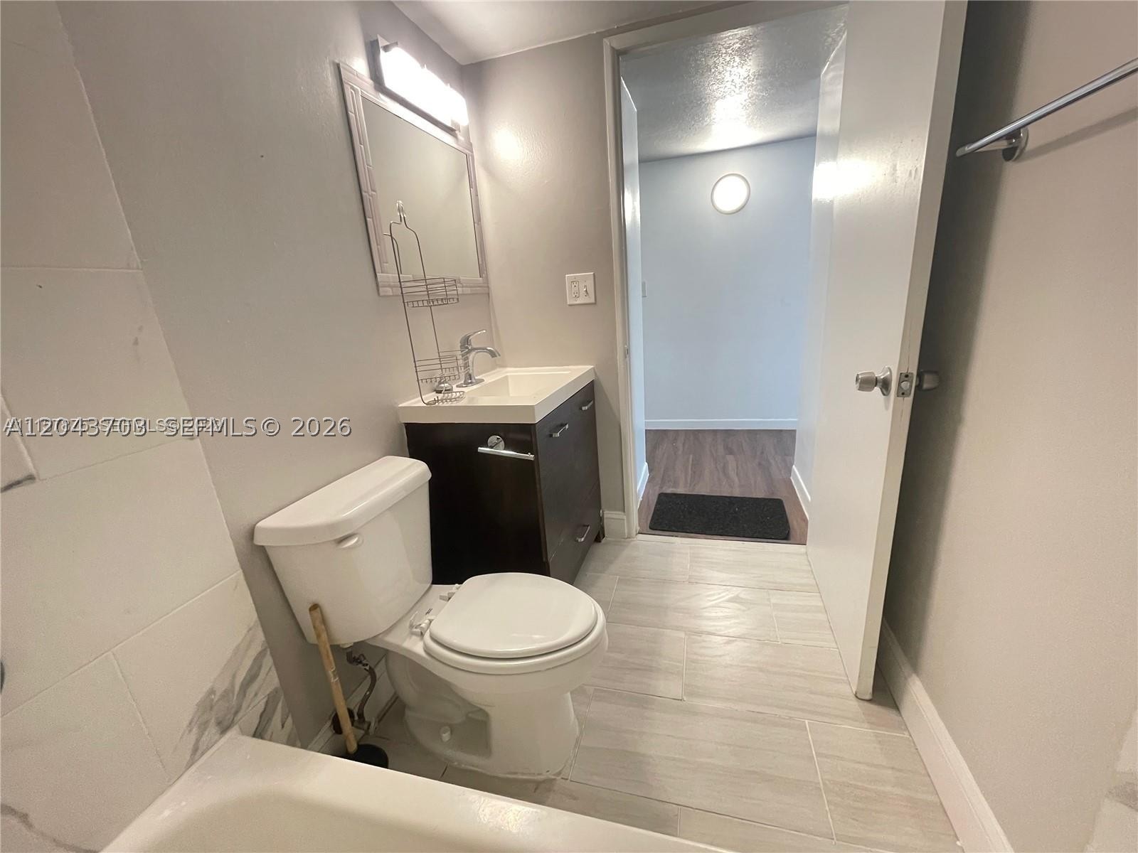 1740 NW N River Dr #517, Miami FL 33125