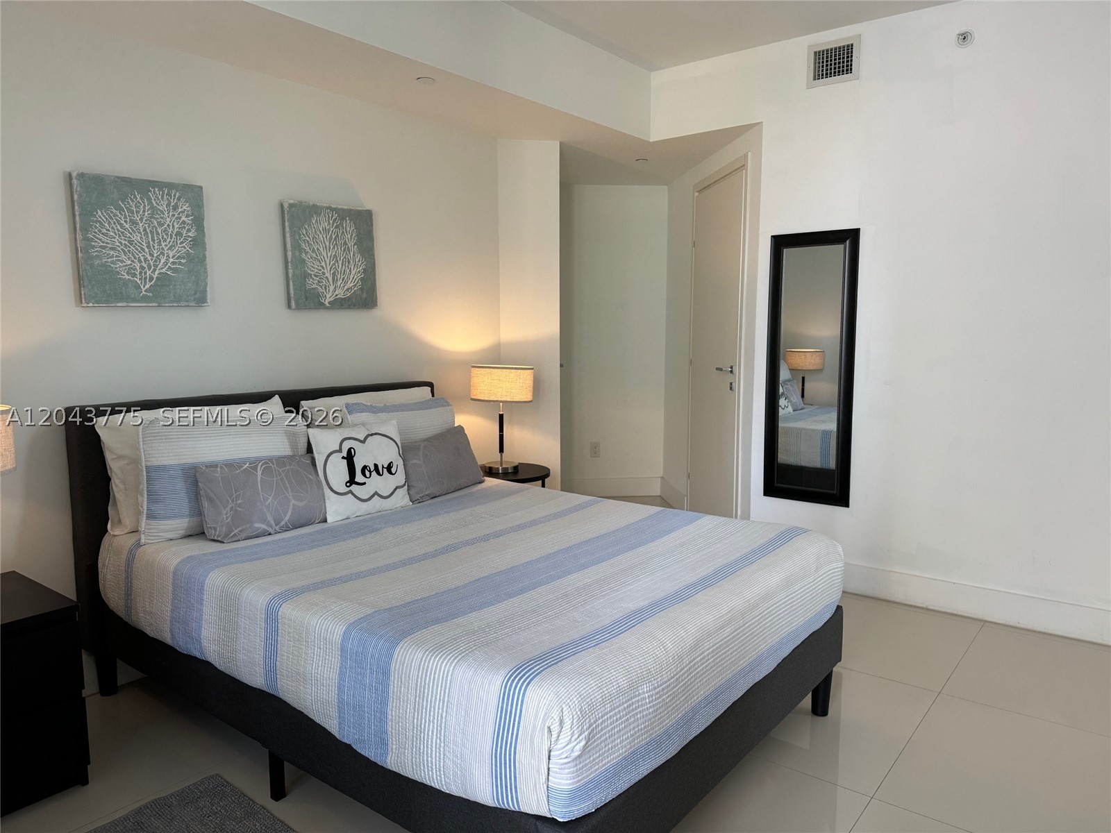1300 Brickell Bay Dr #901, Miami FL 33131