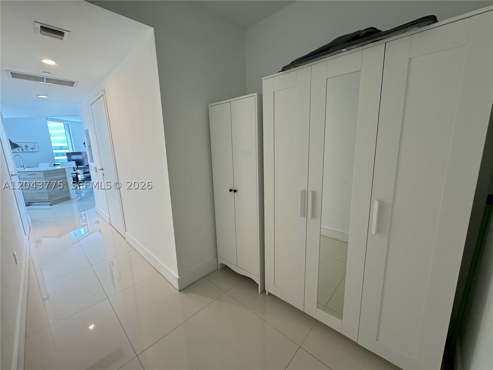 1300 Brickell Bay Dr #901, Miami FL 33131