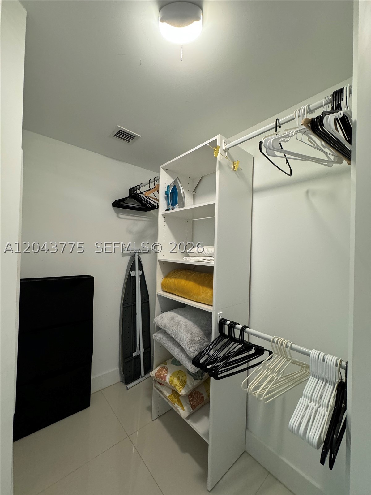 1300 Brickell Bay Dr #901, Miami FL 33131