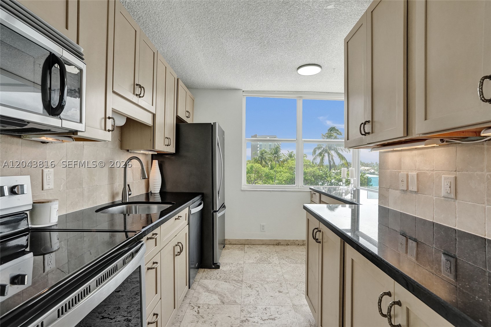 2639 N Riverside Dr #206, Pompano Beach FL 33062