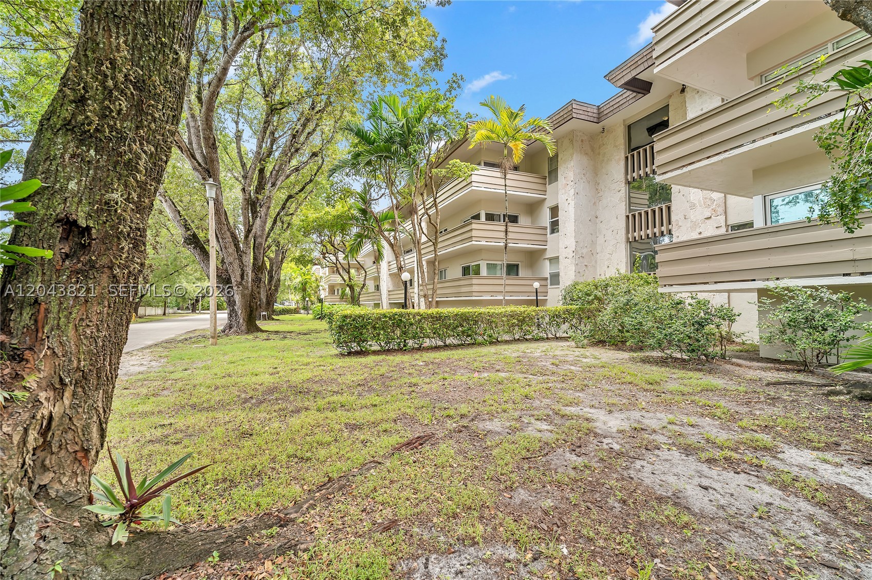 1205 Mariposa Ave #307, Coral Gables FL 33146