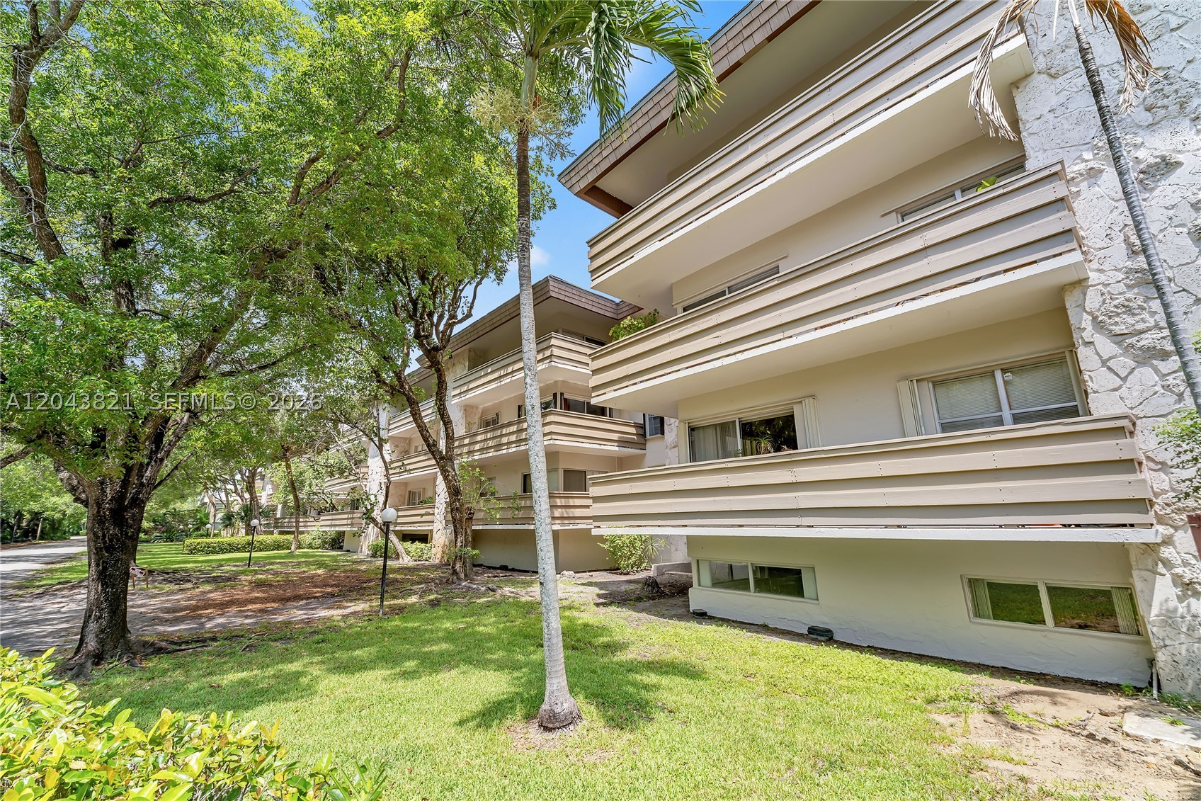 1205 Mariposa Ave #307, Coral Gables FL 33146