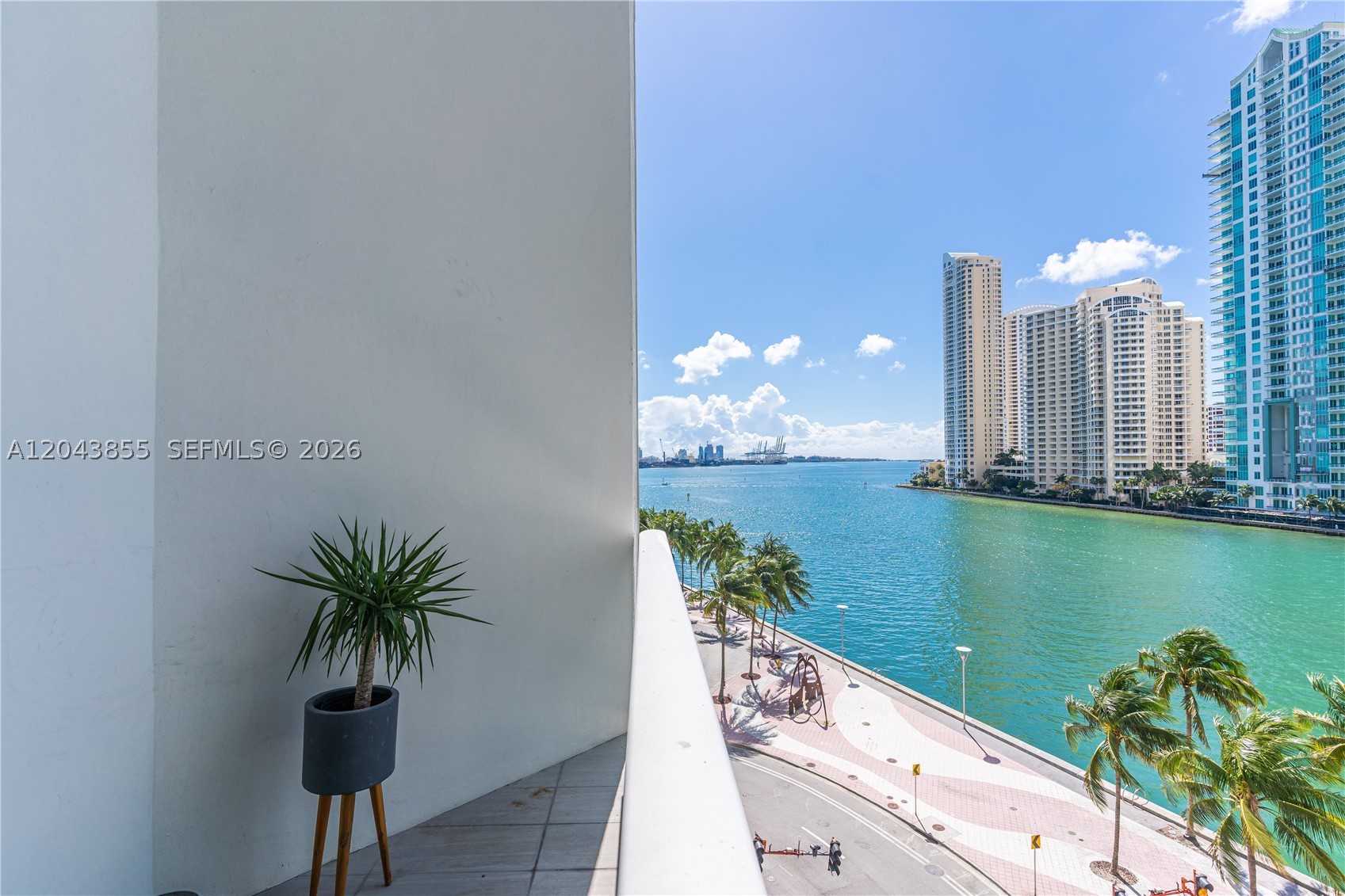 300 S Biscayne Blvd #L-612, Miami FL 33131
