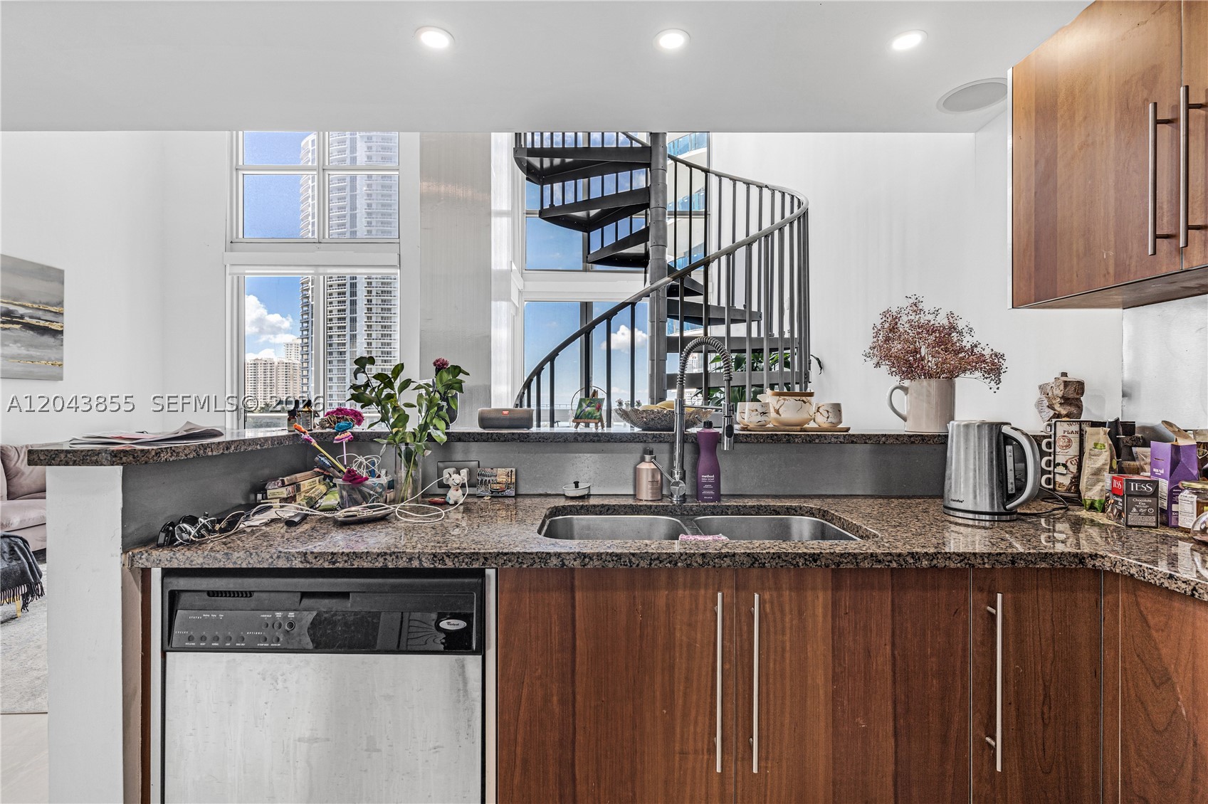 300 S Biscayne Blvd #L-612, Miami FL 33131