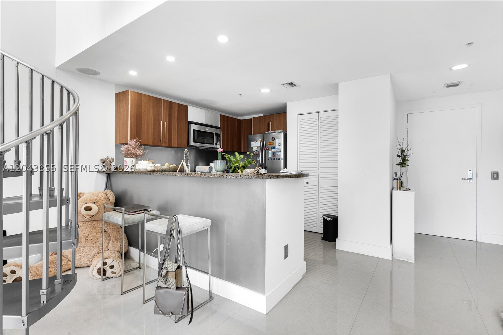 300 S Biscayne Blvd #L-612, Miami FL 33131