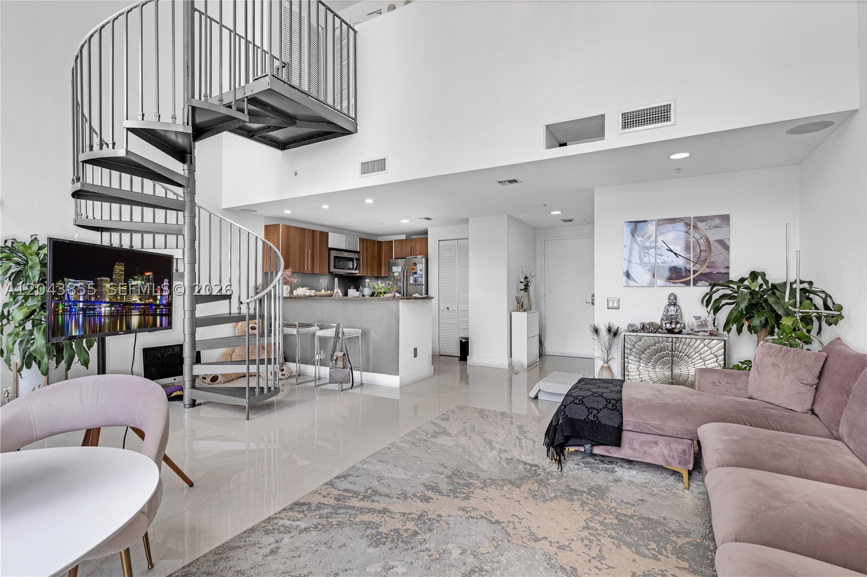 300 S Biscayne Blvd #L-612, Miami FL 33131