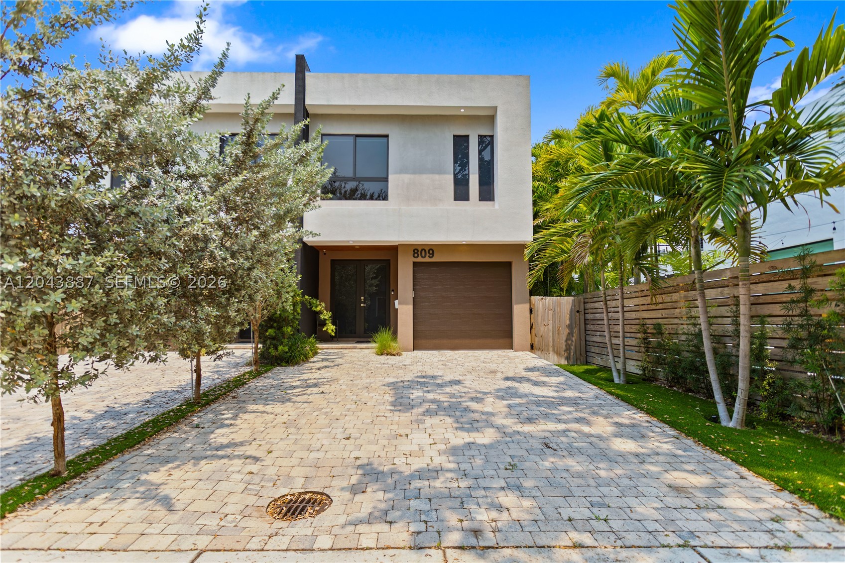 809 SW 10th Ter, Fort Lauderdale FL 33315