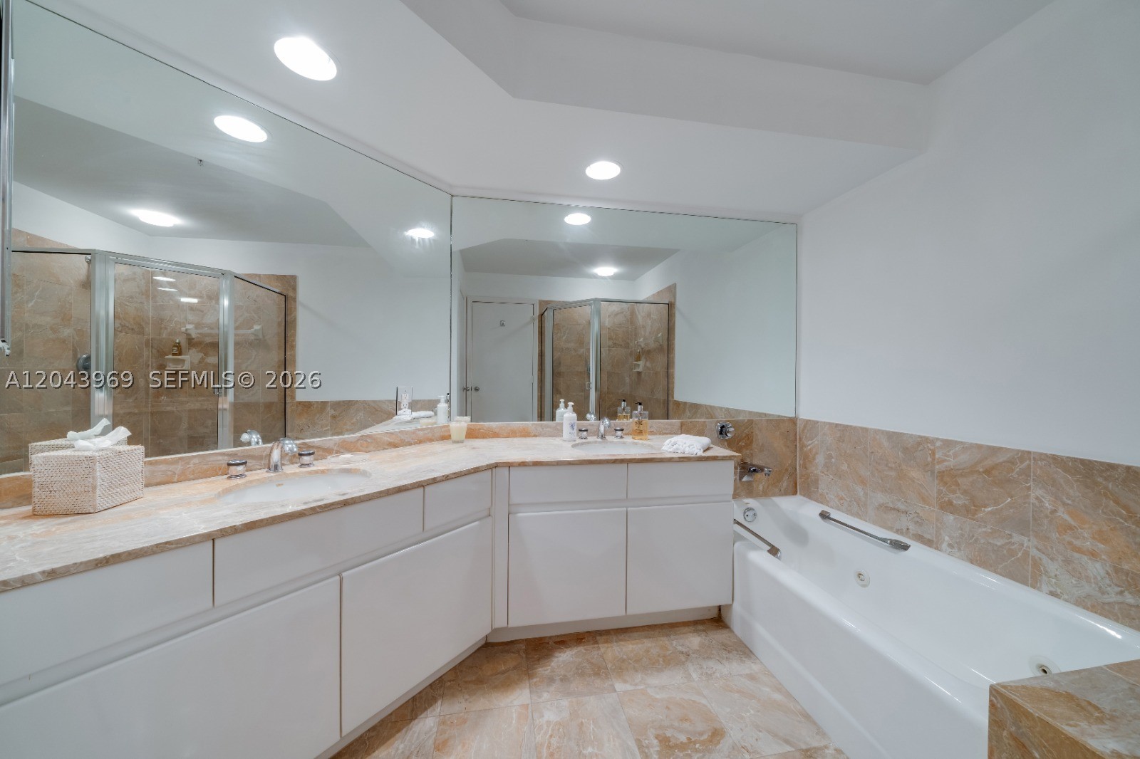 888 Brickell Key Dr #2610, Miami FL 33131