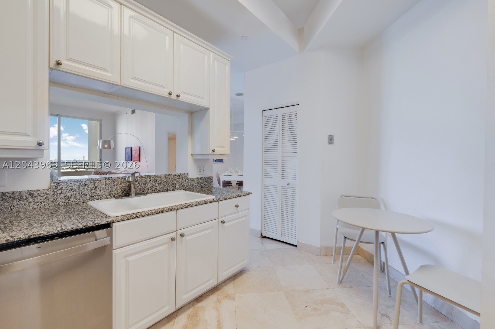 888 Brickell Key Dr #2610, Miami FL 33131
