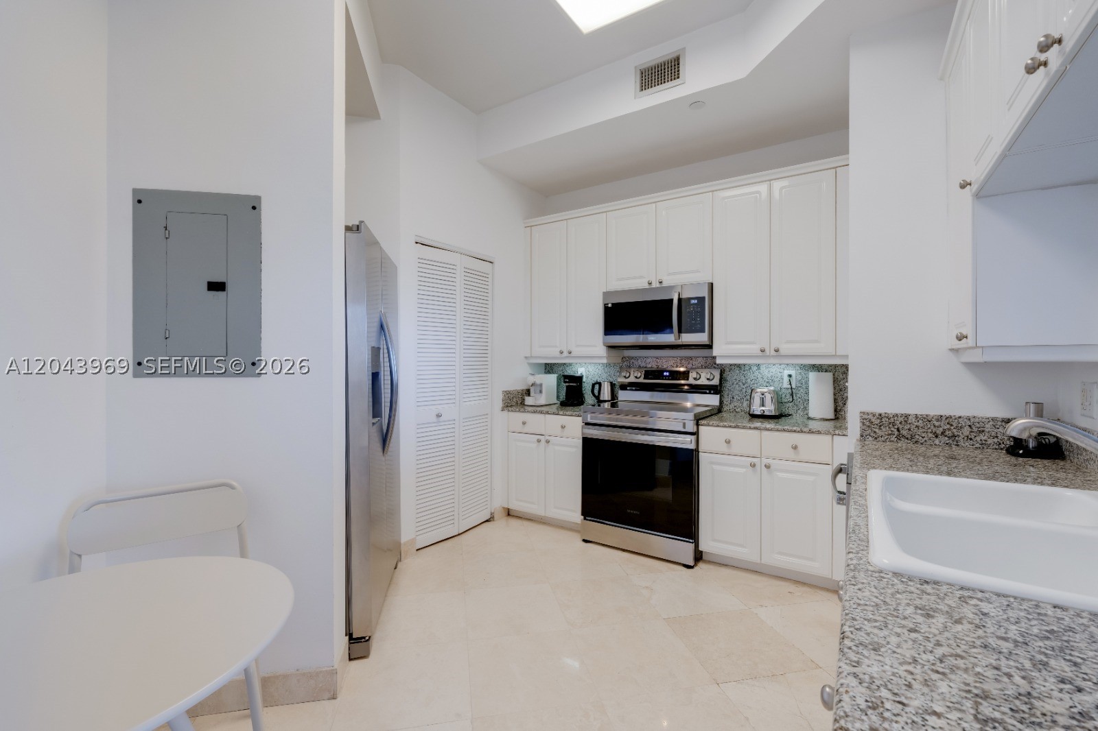 888 Brickell Key Dr #2610, Miami FL 33131