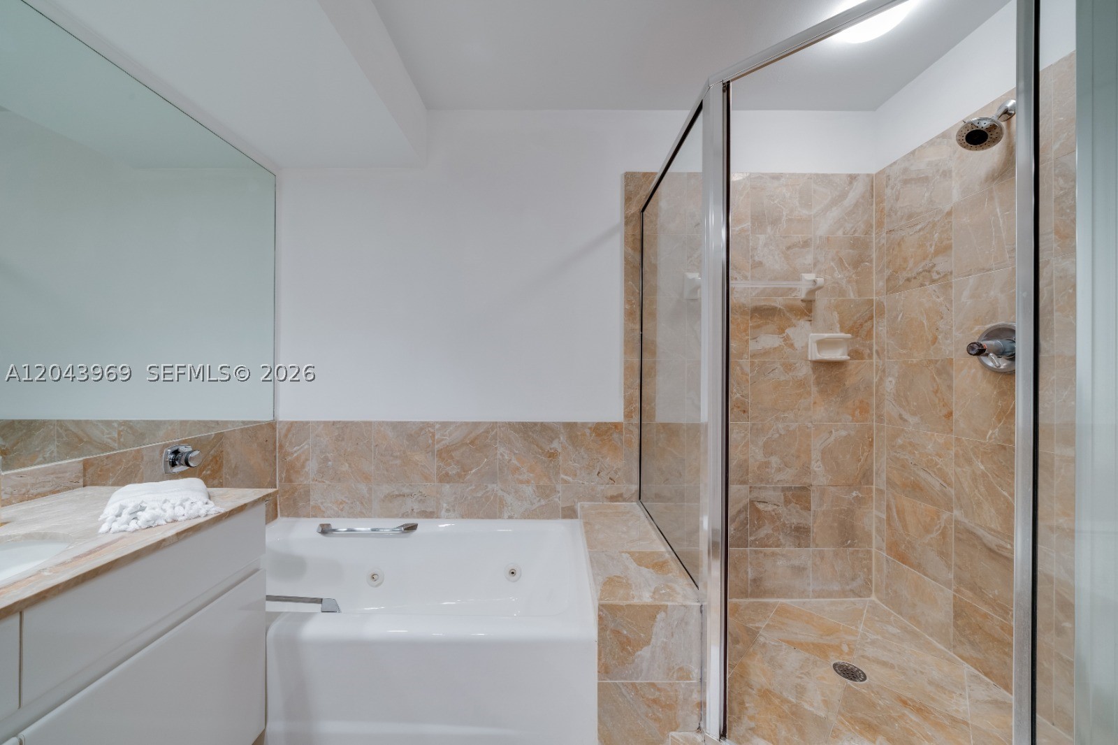 888 Brickell Key Dr #2610, Miami FL 33131