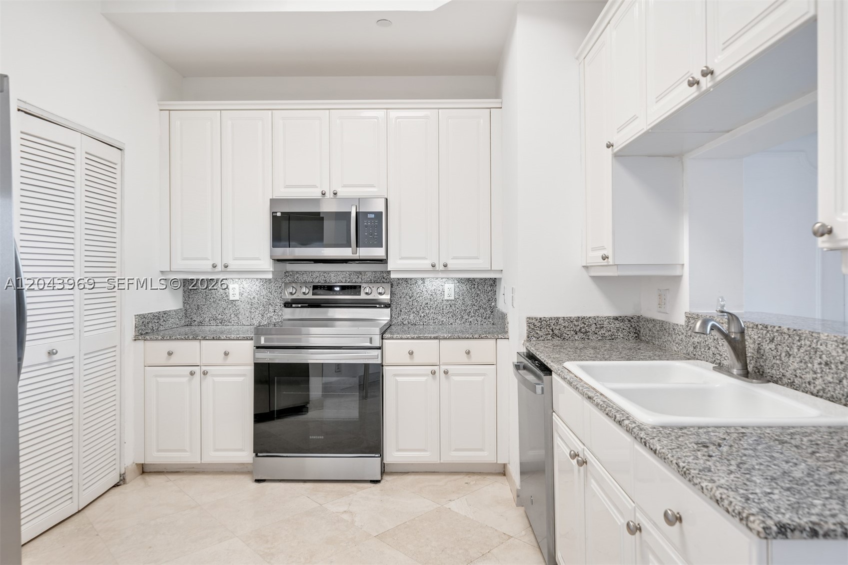 888 Brickell Key Dr #2610, Miami FL 33131