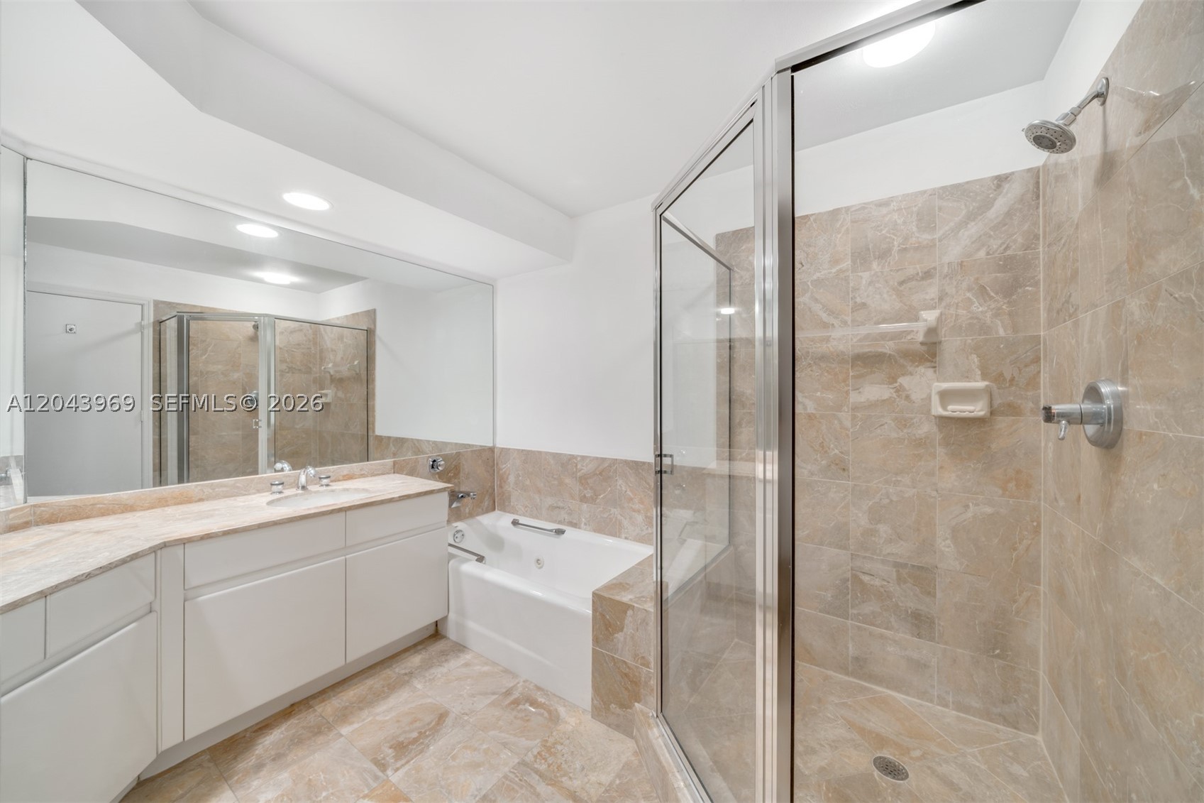 888 Brickell Key Dr #2610, Miami FL 33131