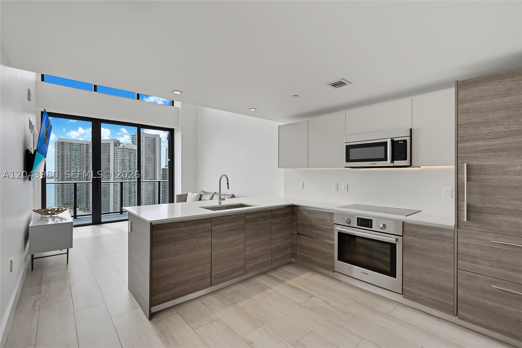 121 NE 34th St #PH3206, Miami FL 33137
