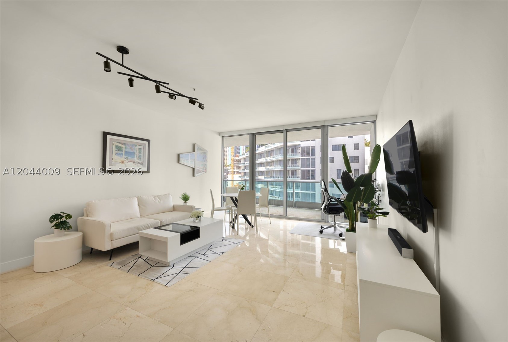 1331 Brickell Bay Dr #904, Miami FL 33131
