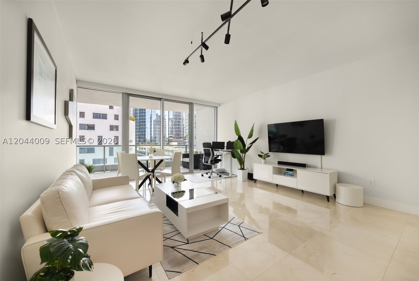 1331 Brickell Bay Dr #904, Miami FL 33131