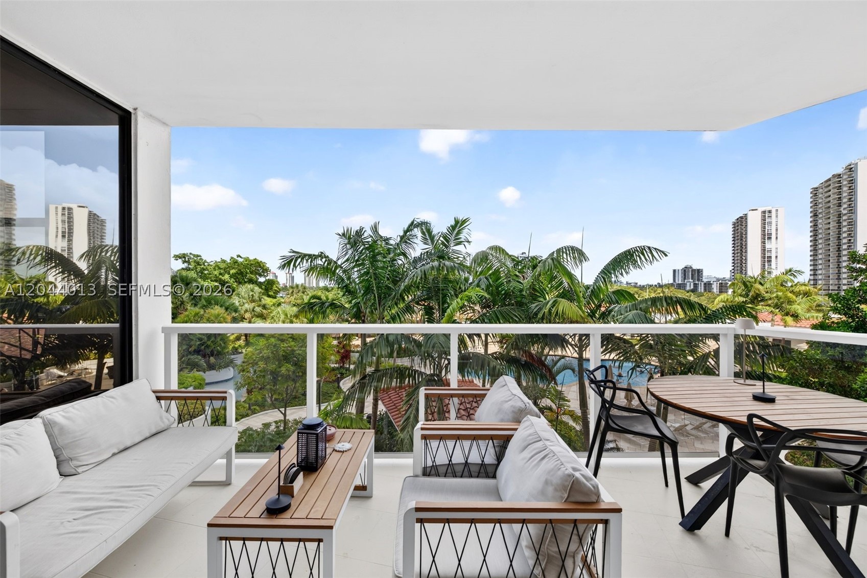 20281 E Country Club Dr #407, Aventura FL 33180