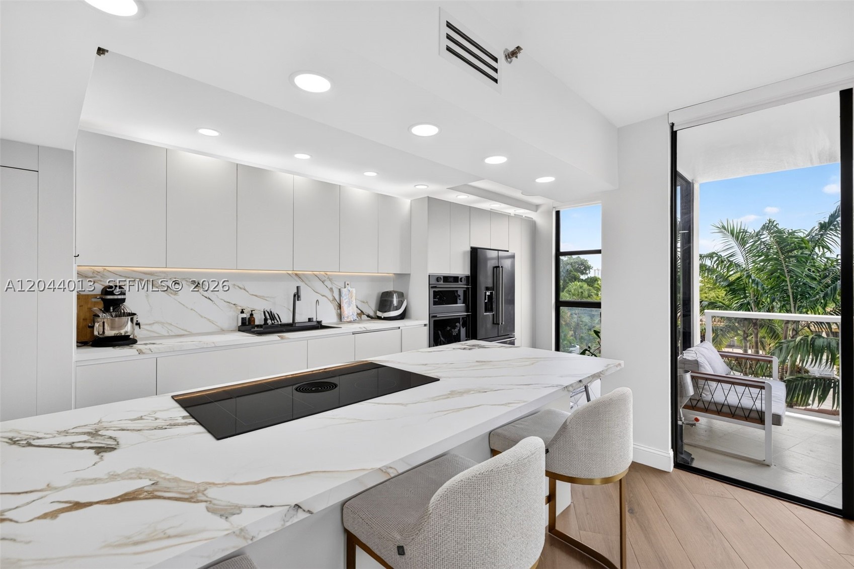 20281 E Country Club Dr #407, Aventura FL 33180