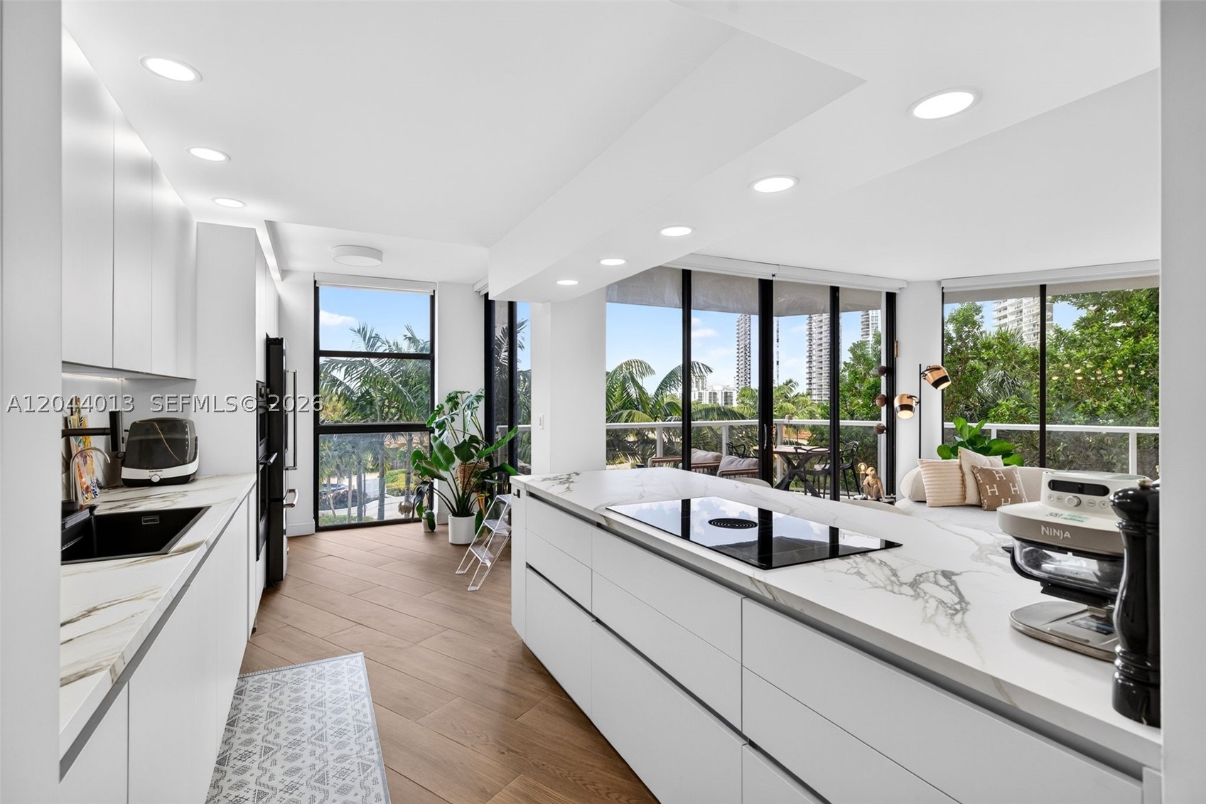 20281 E Country Club Dr #407, Aventura FL 33180