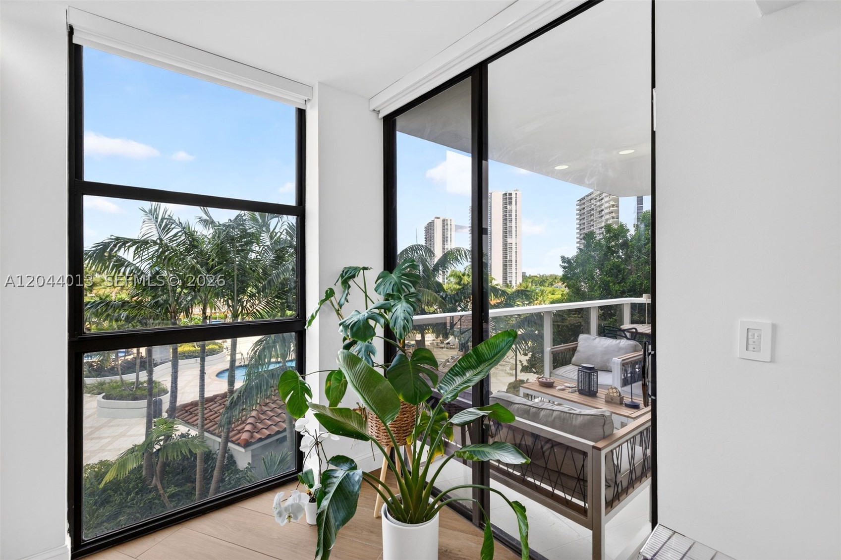 20281 E Country Club Dr #407, Aventura FL 33180