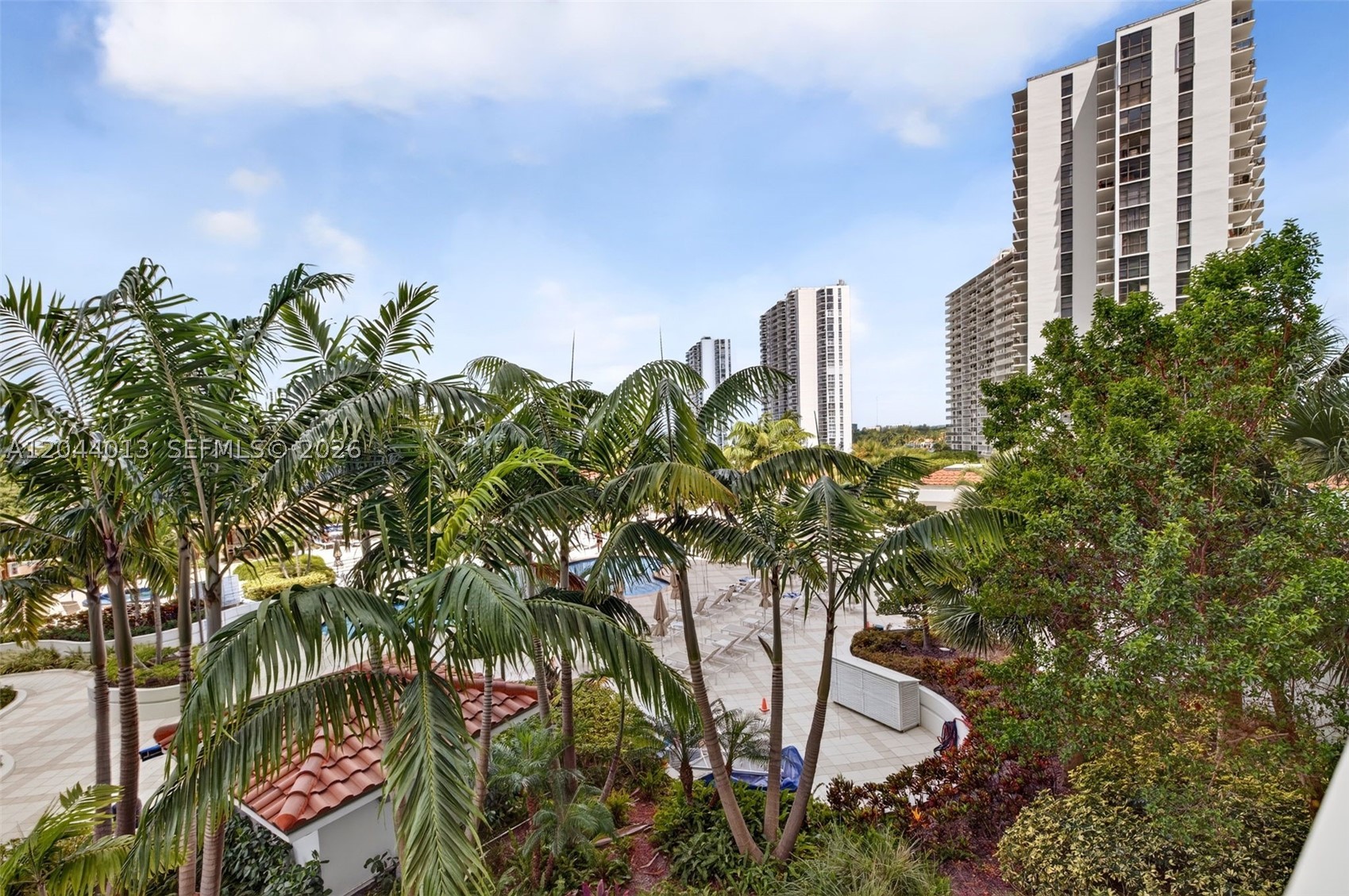 20281 E Country Club Dr #407, Aventura FL 33180