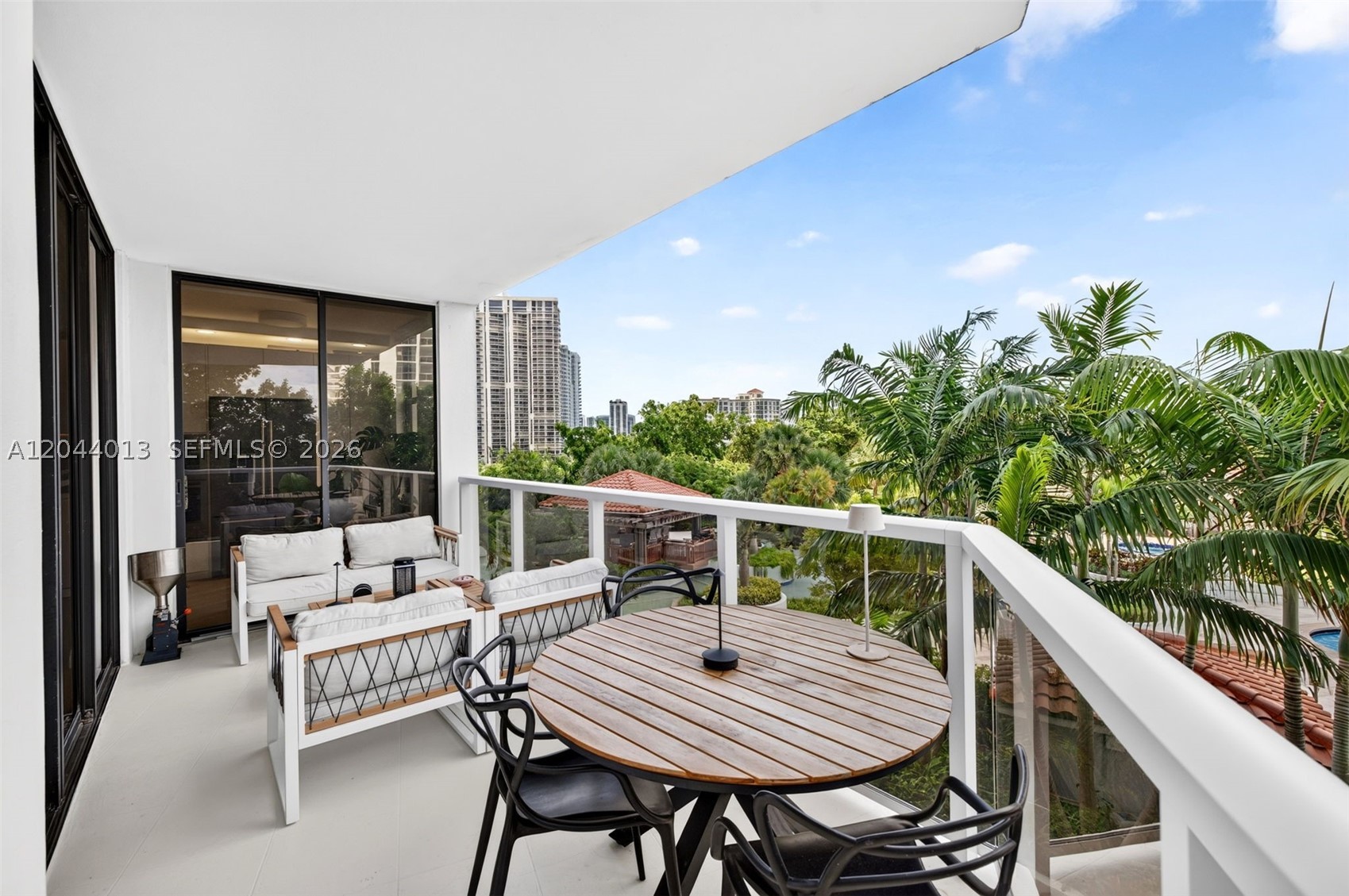 20281 E Country Club Dr #407, Aventura FL 33180