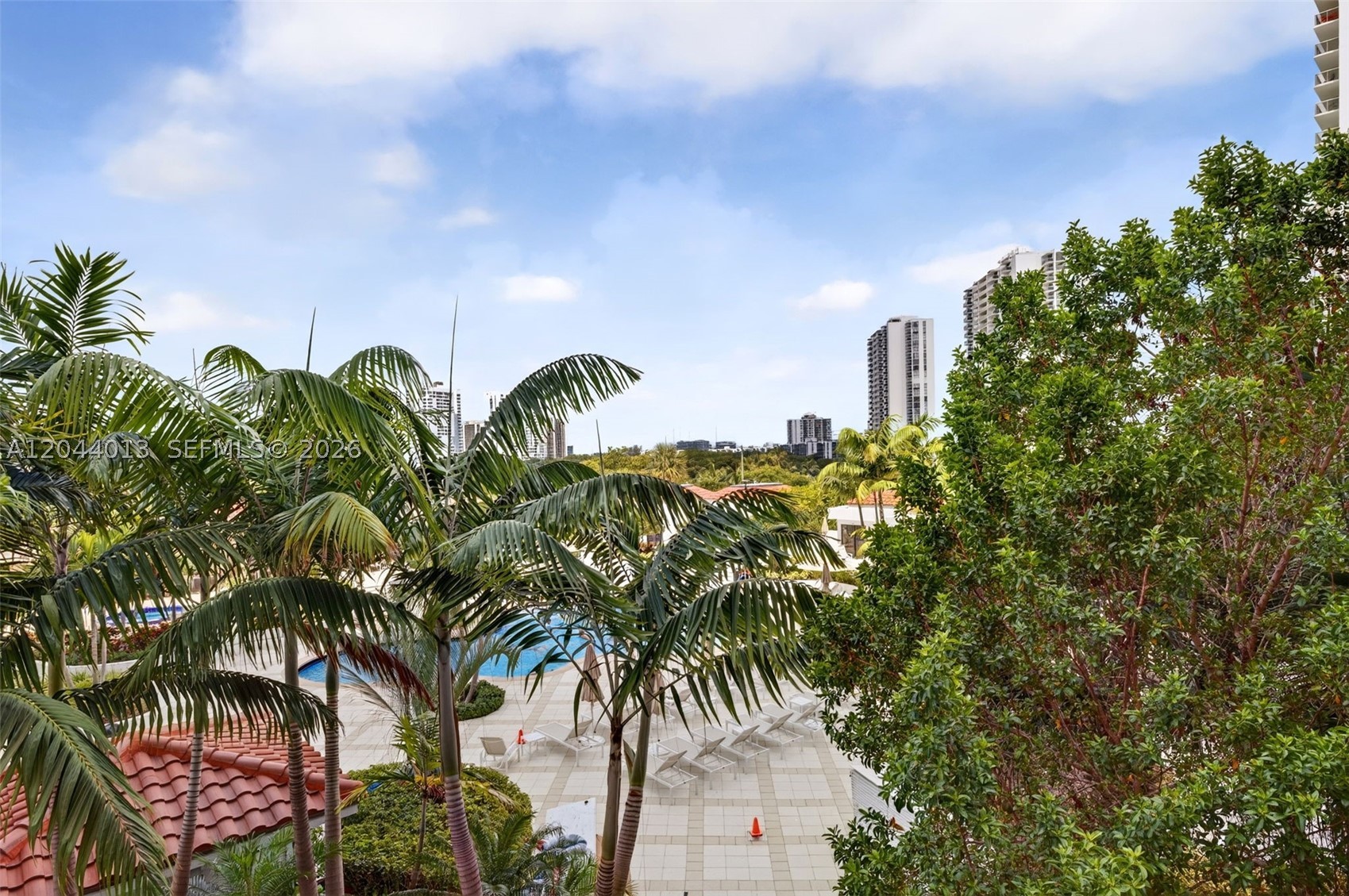 20281 E Country Club Dr #407, Aventura FL 33180