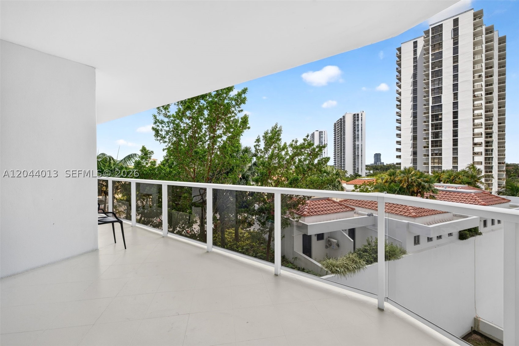 20281 E Country Club Dr #407, Aventura FL 33180
