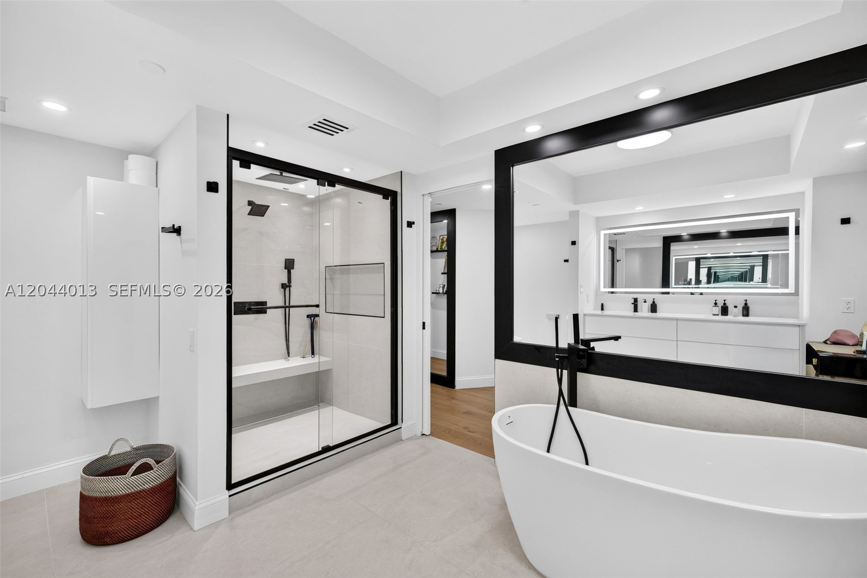20281 E Country Club Dr #407, Aventura FL 33180