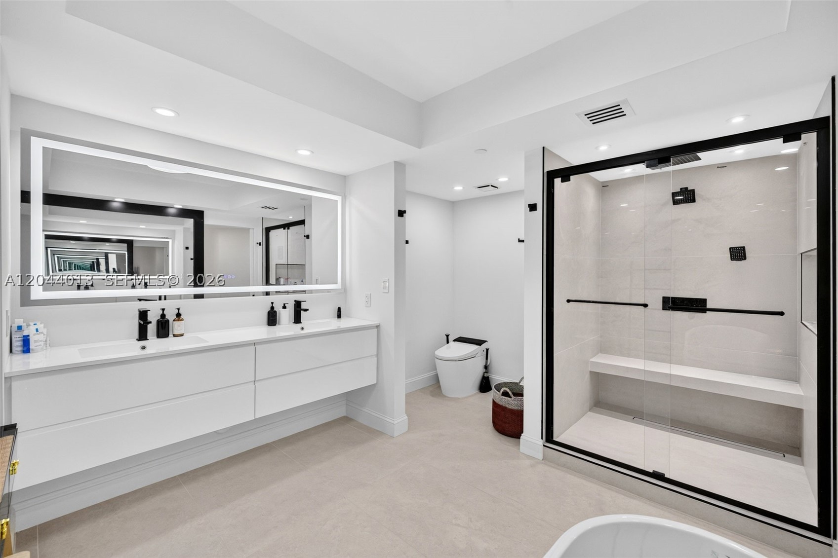 20281 E Country Club Dr #407, Aventura FL 33180