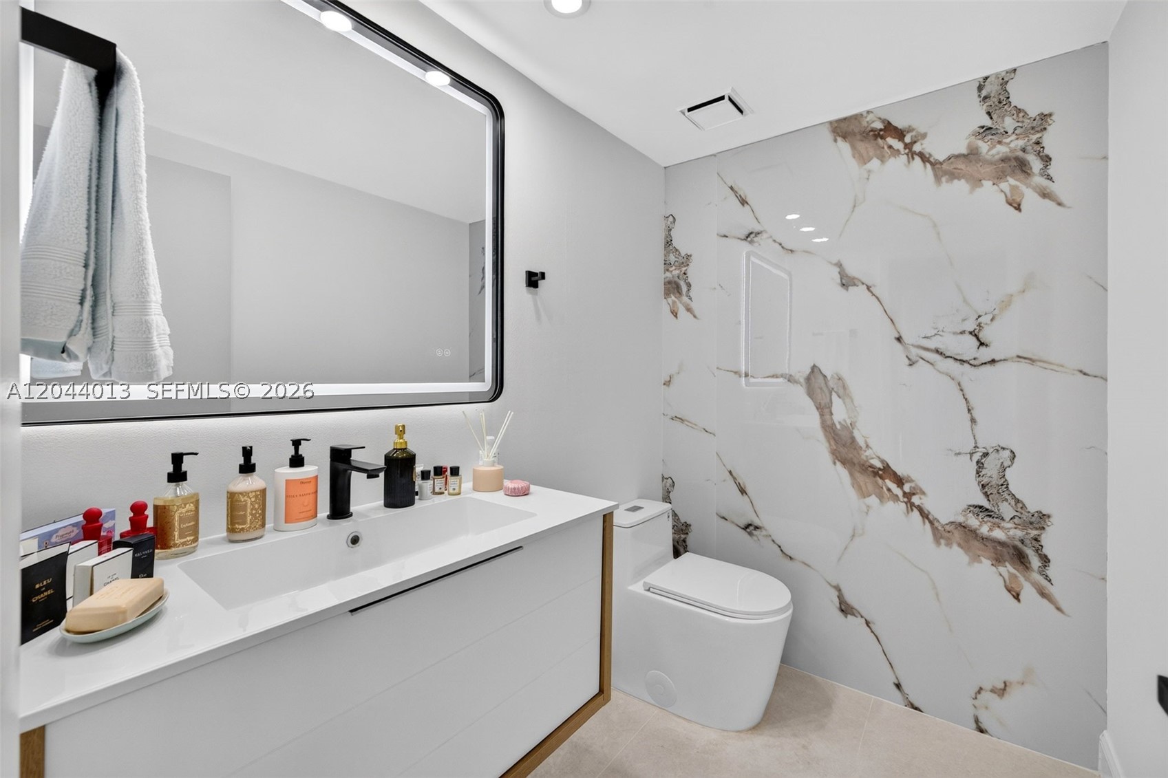 20281 E Country Club Dr #407, Aventura FL 33180