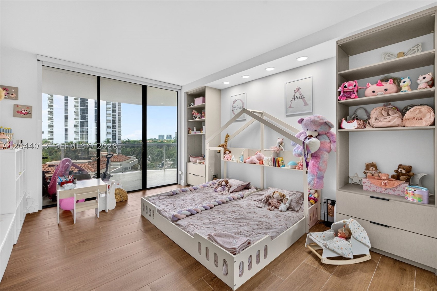 20281 E Country Club Dr #407, Aventura FL 33180