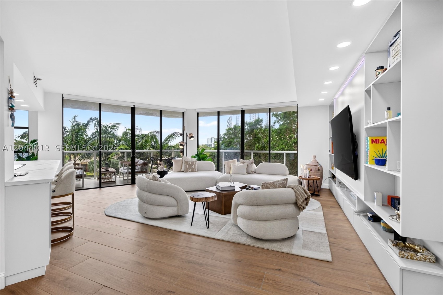 20281 E Country Club Dr #407, Aventura FL 33180