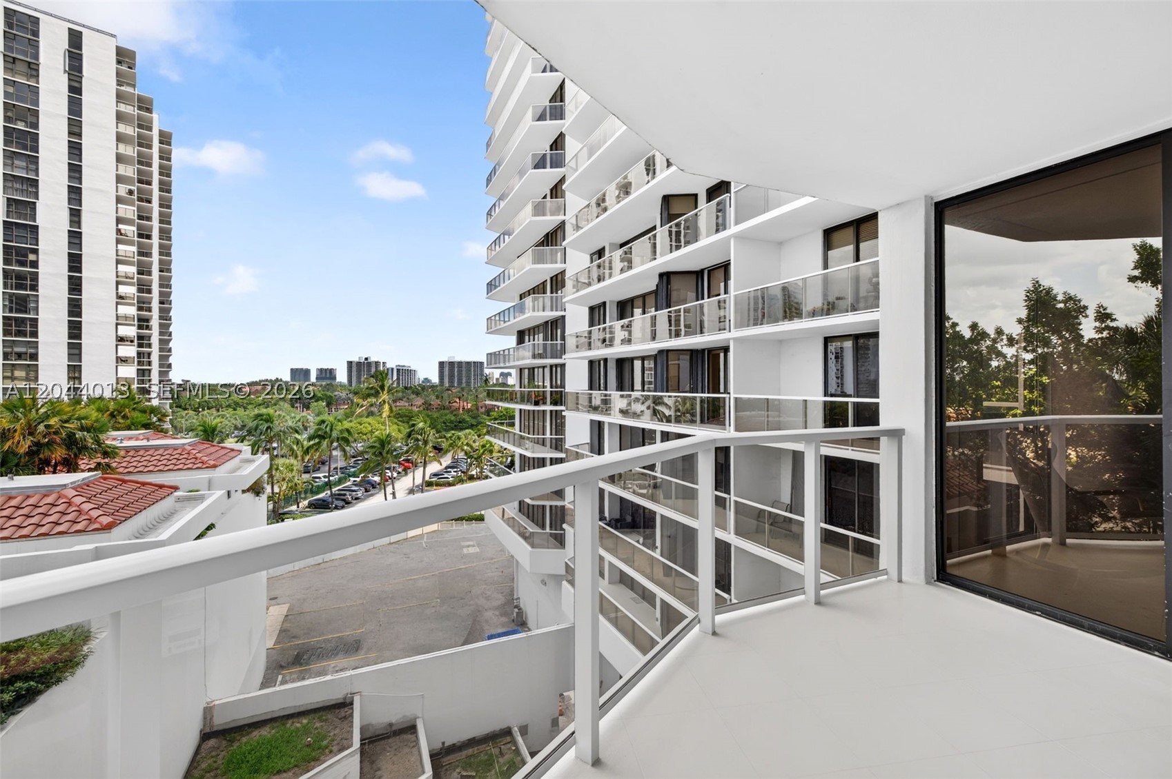 20281 E Country Club Dr #407, Aventura FL 33180