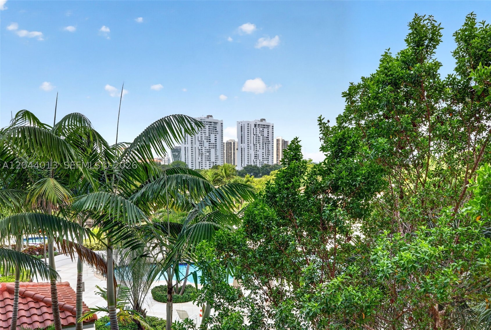 20281 E Country Club Dr #407, Aventura FL 33180
