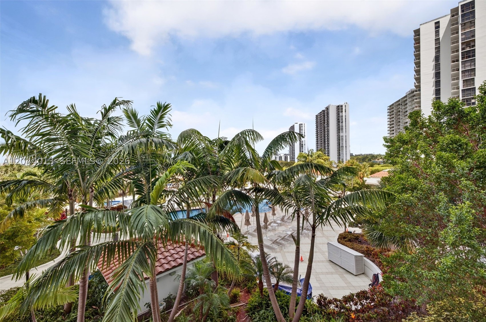 20281 E Country Club Dr #407, Aventura FL 33180