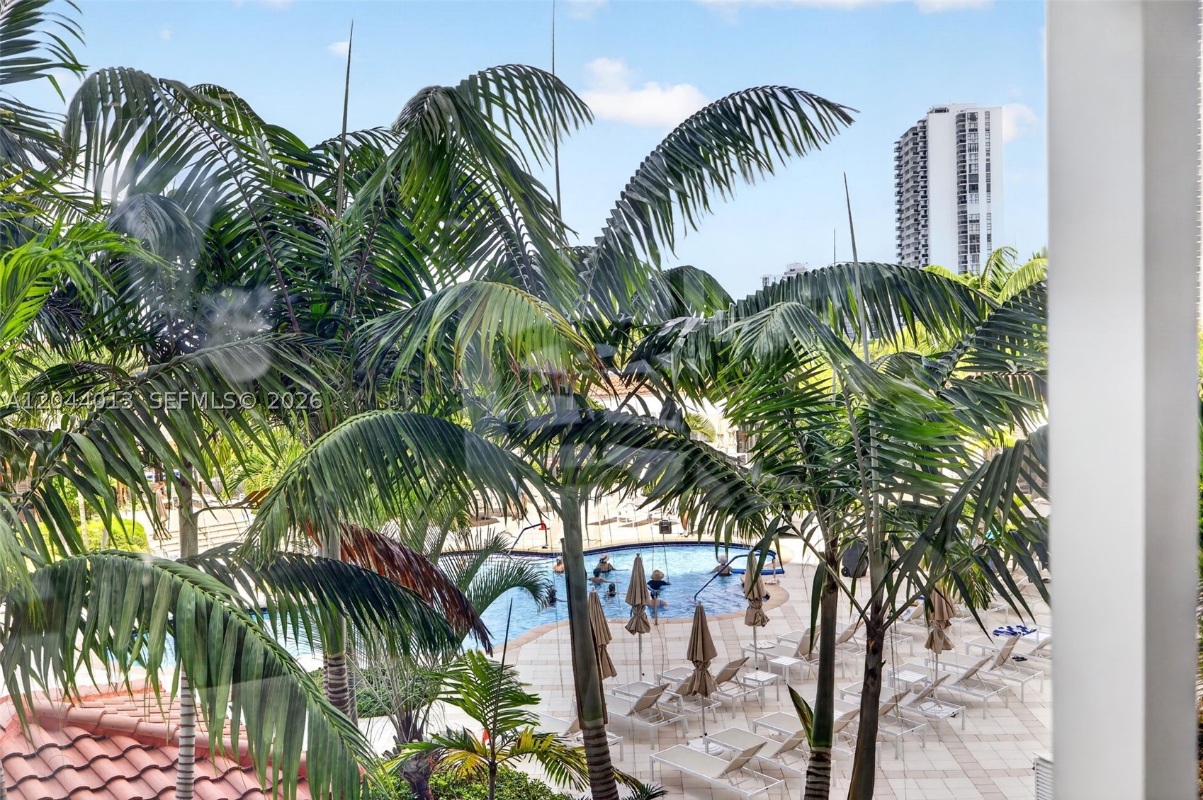 20281 E Country Club Dr #407, Aventura FL 33180
