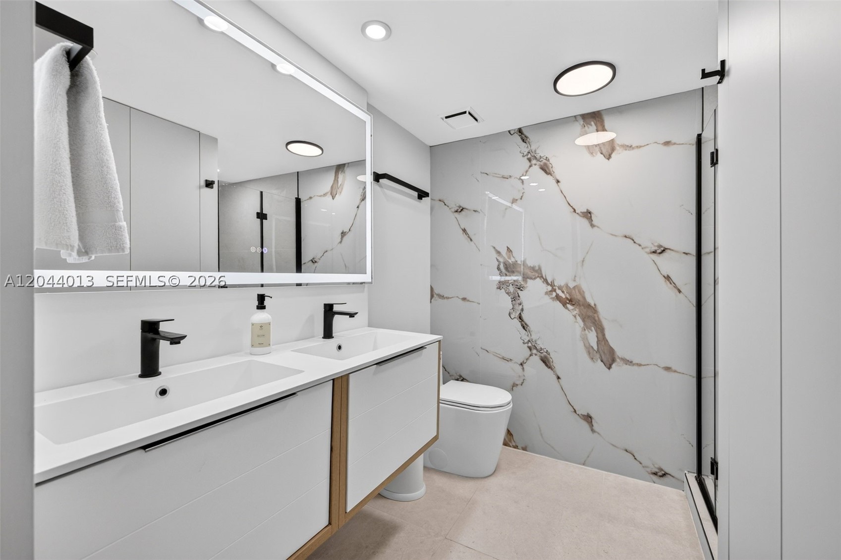 20281 E Country Club Dr #407, Aventura FL 33180
