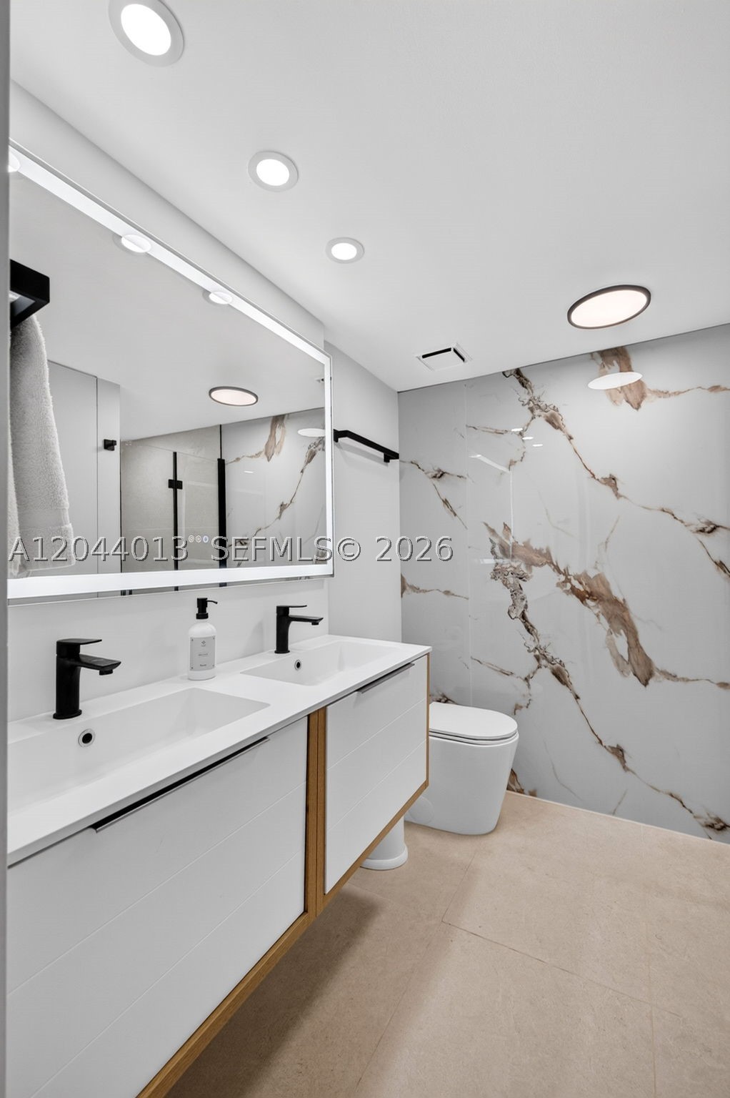 20281 E Country Club Dr #407, Aventura FL 33180