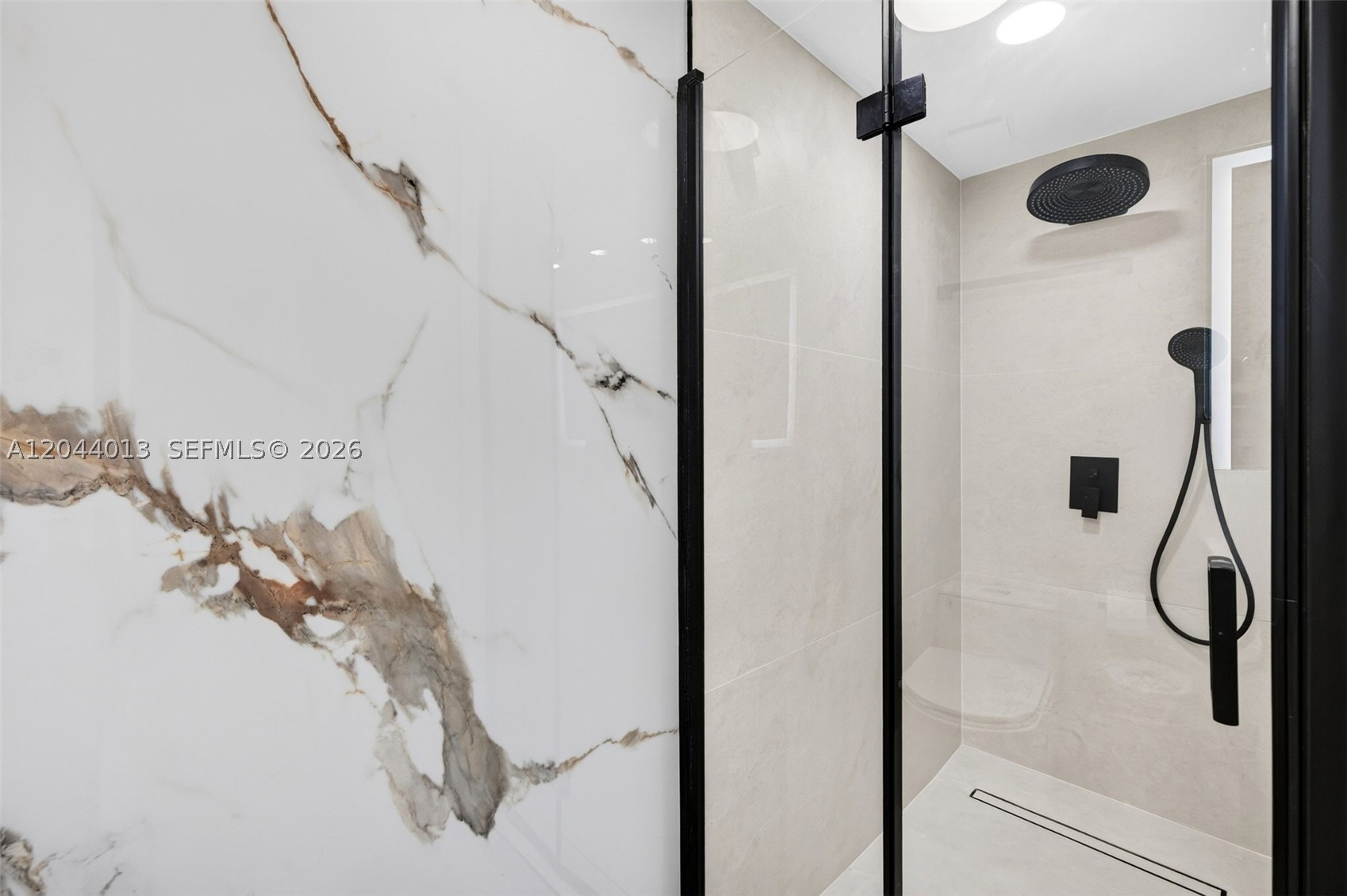 20281 E Country Club Dr #407, Aventura FL 33180