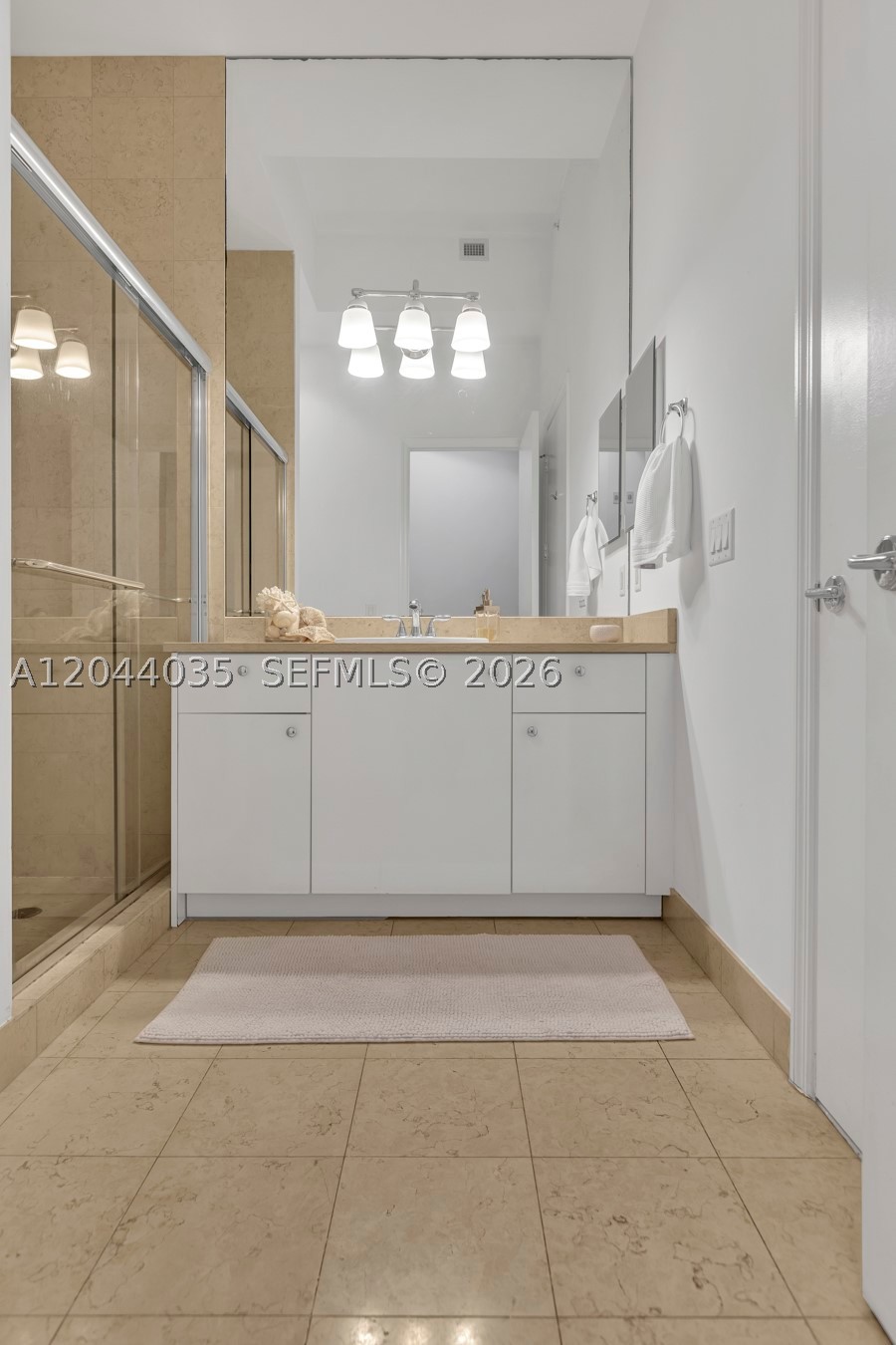 20000 E Country Club Dr #108, Aventura FL 33180