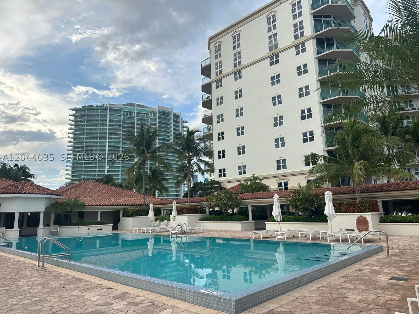 20000 E Country Club Dr #108, Aventura FL 33180